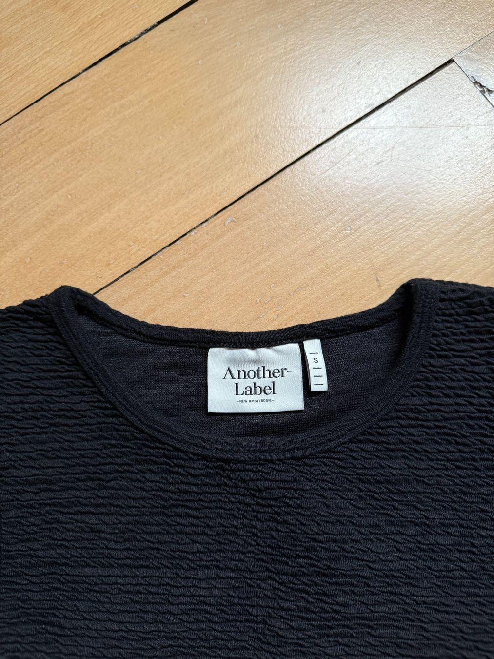 Top: ANOTHER LABEL - Top schwarz S – Usato da Zürich venduto da Diazaio 3