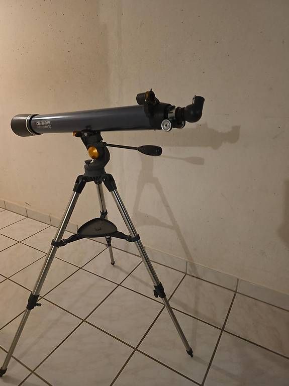 Celestron Telescopi: Celestron AstroMaster 90 Teleskop mit Stativ – Usato da Brütten venduto da sternefeufi01 3