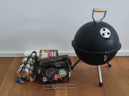 Kugelgrill mini schwarz tragbar mit Zubehör, gebraucht