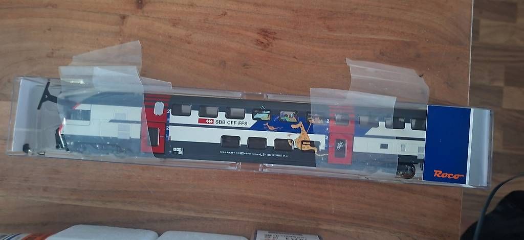 Roco Modellini di ferrovie: Roco IC 2000 mit Märklin/hamo Re 460 – Usato da Brügg BE venduto da Milleracer 3