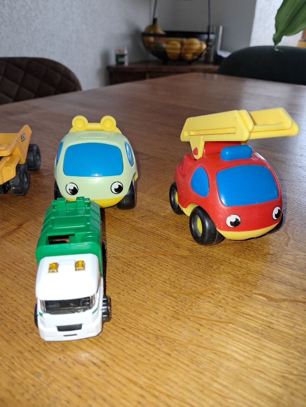 Giocattoli: Lot de 6 diverses voitures – Usato da Le locle venduto da juliensaran 2