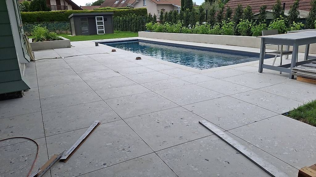 Rivestimenti per pavimenti: Carreleur  – Usato da Les Verrières venduto da ren_2kg2