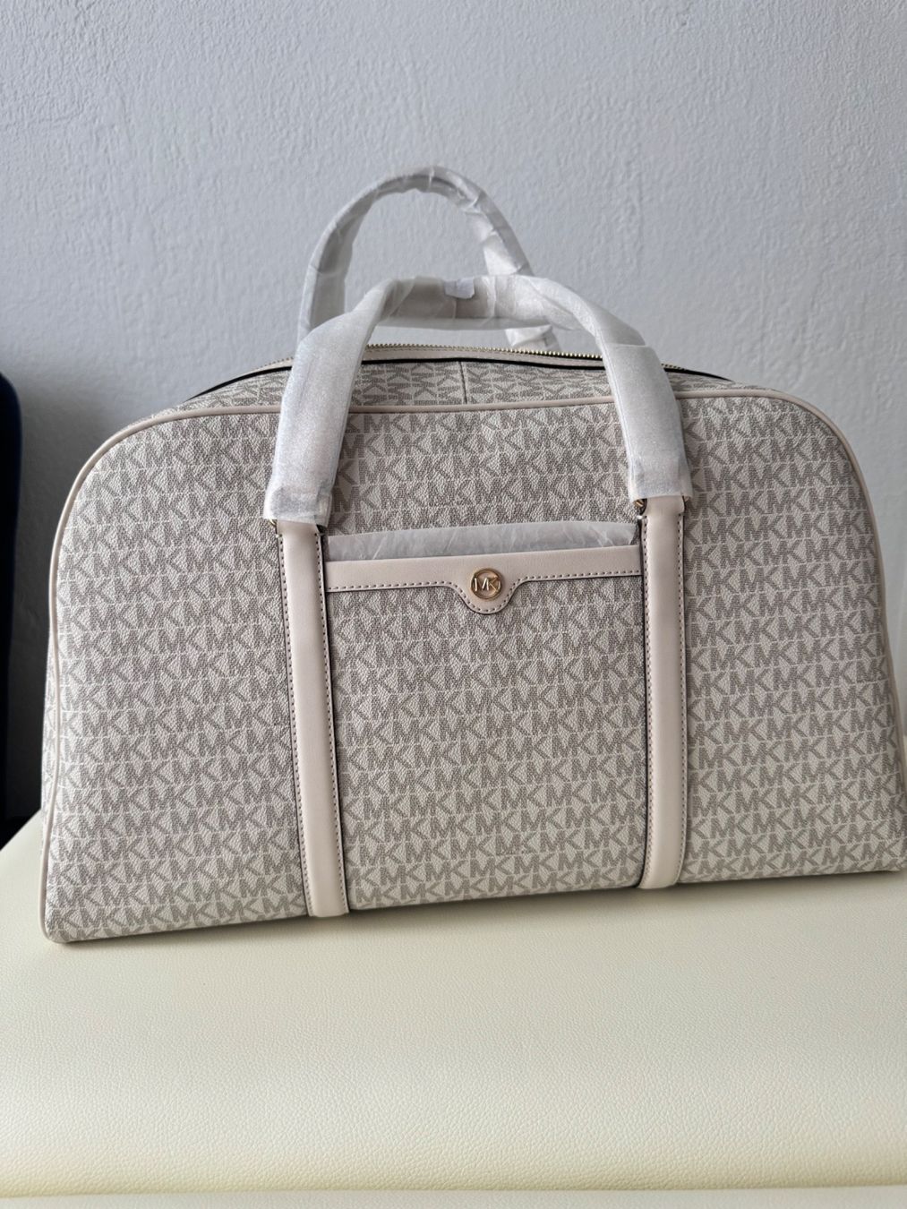 Michael Kors Borse da donna: Michael Kors Weekender light cream multi – Nuovo e nell'imballaggio originale da Wiedlisbach venduto da Sistershop