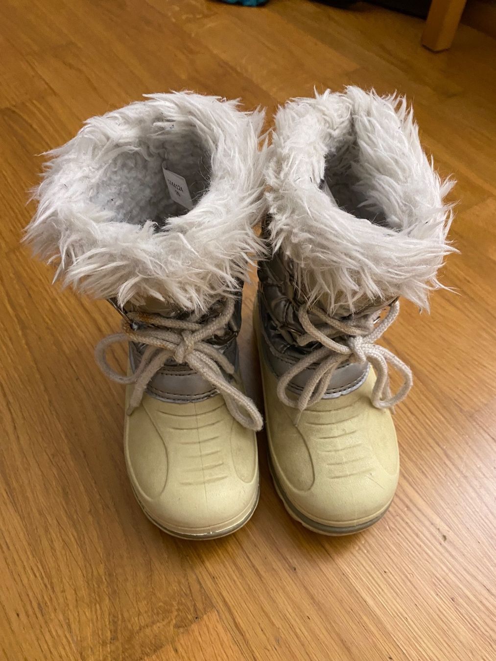 Scarpe per ragazze: Schnee Stiefel Gr. 26 – Usato da Kilchberg ZH venduto da ana_k6cn 2