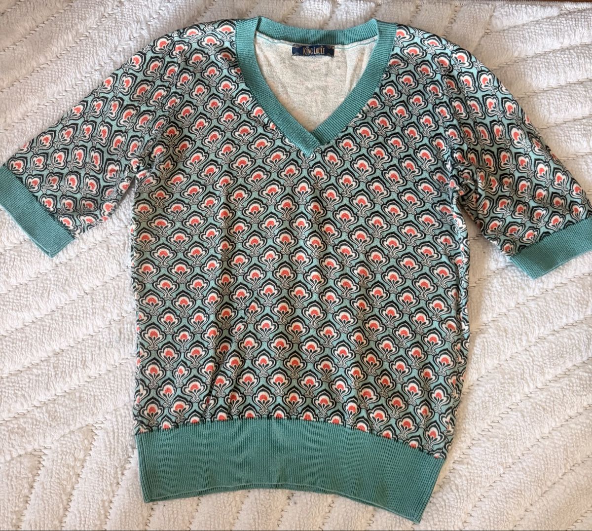 King Louie T-shirt: Damen Pullover KING LOUIE Muster M eher S – Usato da Horgen venduto da red_sonja 1