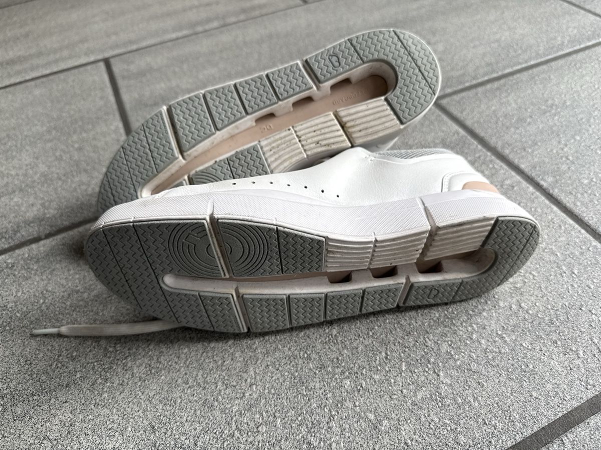 On Scarpe da donna: ON - The Roger Advantage Damen Sneaker, Grösse 40,5. – Usato da Bassersdorf venduto da Buy_interest 4