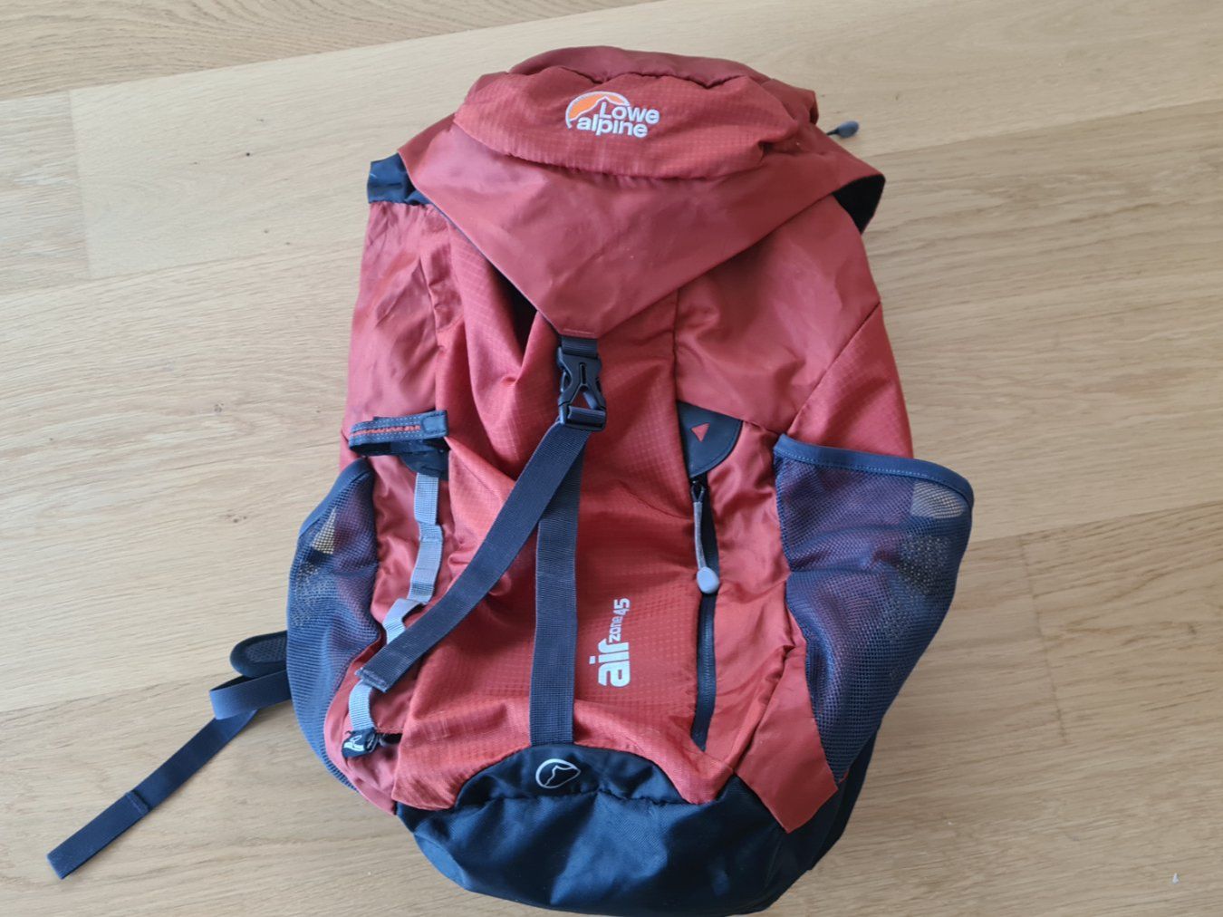 Loewe Zaini: LOWE alpine airZone 45L Wander-/Trekking Rucksack – Usato da Winterthur venduto da stufaphi 1