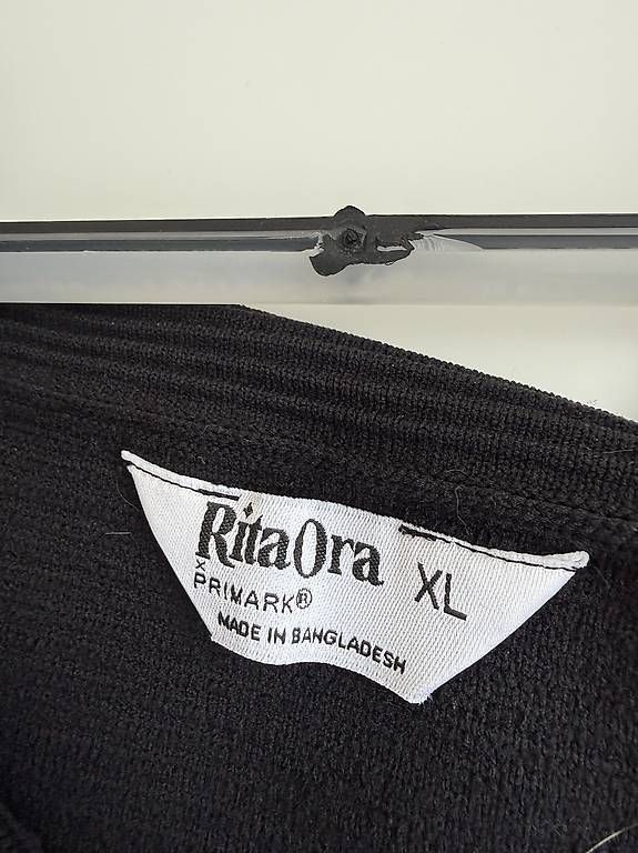 Vestiti: Schwarzes Kleid, Gr XL – Nuovo e nell'imballaggio originale da Zürich venduto da mel_v8qp 1