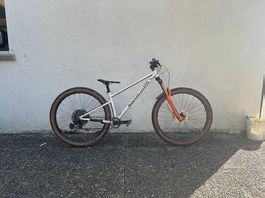 Vélo VTT endurigide en titane