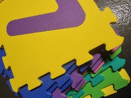 Tapis de jeu en mousse coloré - idéal pour l'hiver !