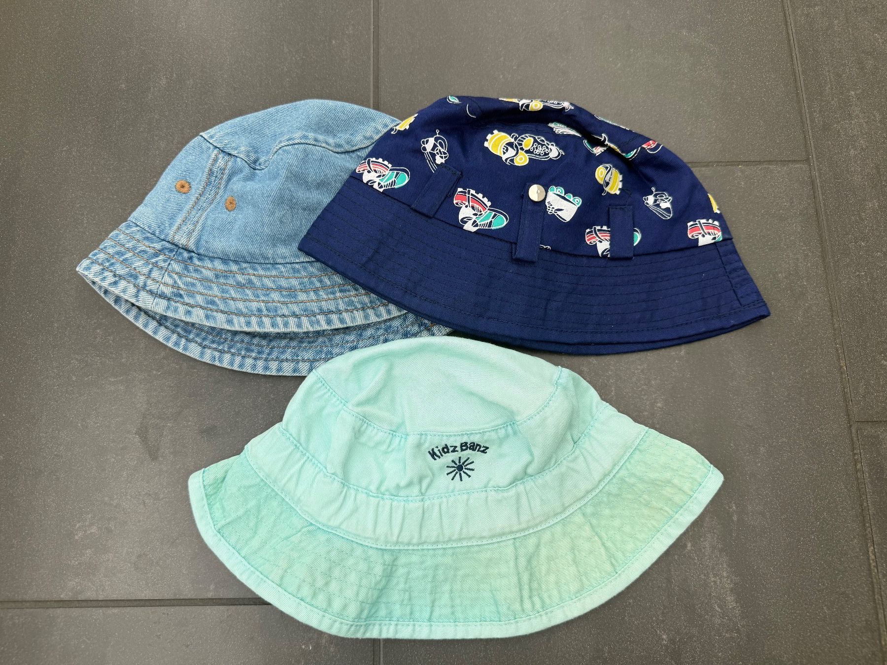 Copricapi, berretti & cappellini: 3 Sommer Kappe Gr. 92/116 – Usato da Zürich venduto da audrey_dri