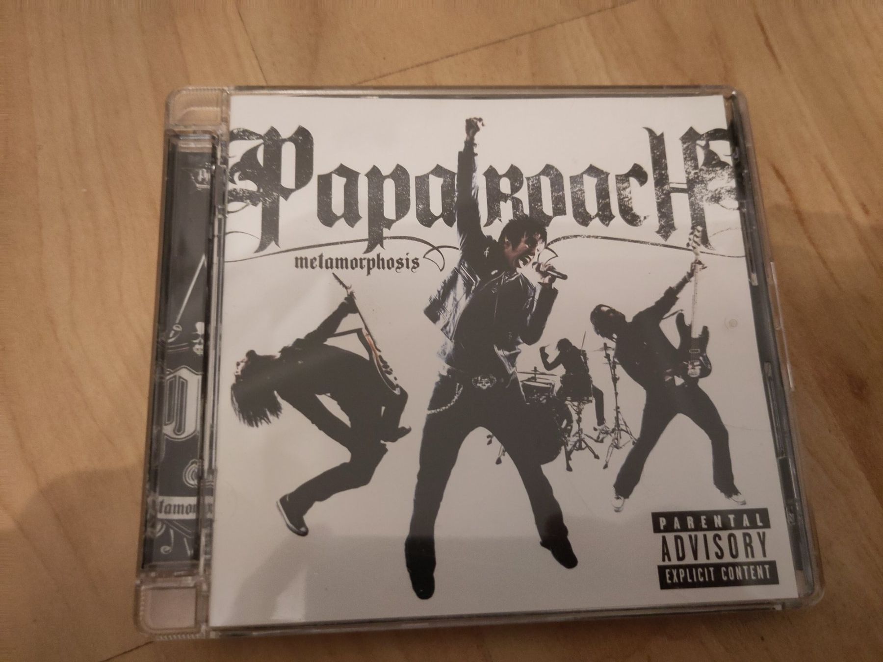 CD: Papa Roach 2er CD Sammlung Metamorphosis & crooked teeth – Usato da Kreuzlingen venduto da lenkes_Mediathek 2