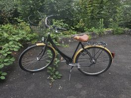 Bici da donna City Bike Veloce nero cesto anteriore