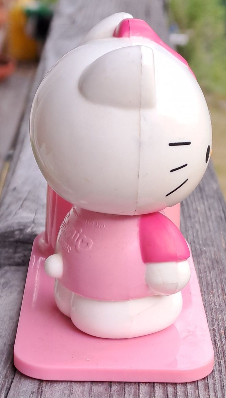 Sonstiges Geschirr: Hello Kitty-Eierbecher/Animationstyle – Gebraucht aus spruga von andrapush 3