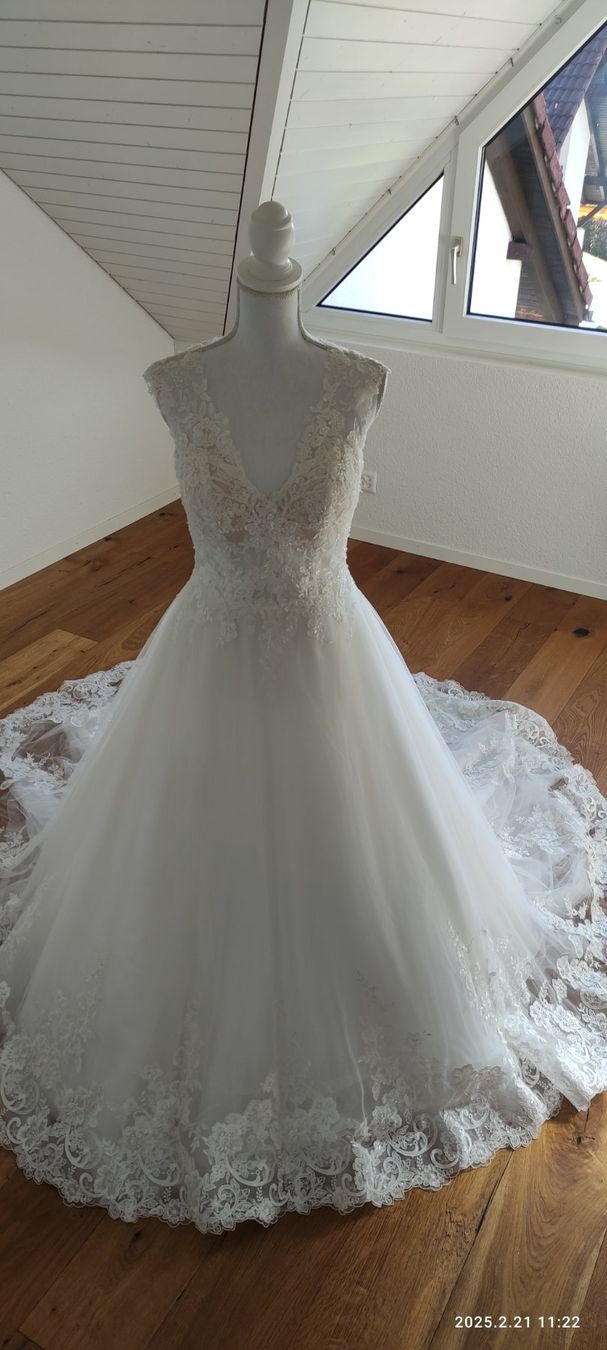 Vestiti: Traumhaftes Da Vinci Brautkleid Gr. 36/38 – Usato da Wil SG venduto da Chilla88 8
