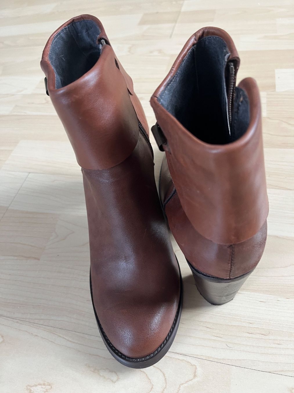 Scarpe da donna: Bottine cuir à talon / Lederstiefeletten mit Absatz – Usato da Zürich venduto da ise_p2bl 1