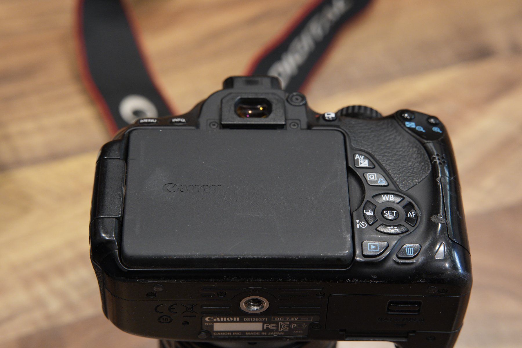 Canon Fotocamera: Canon EOS 650D mit Reise Zoom 18-135mm – Usato da Küsnacht ZH venduto da profi_foto 3