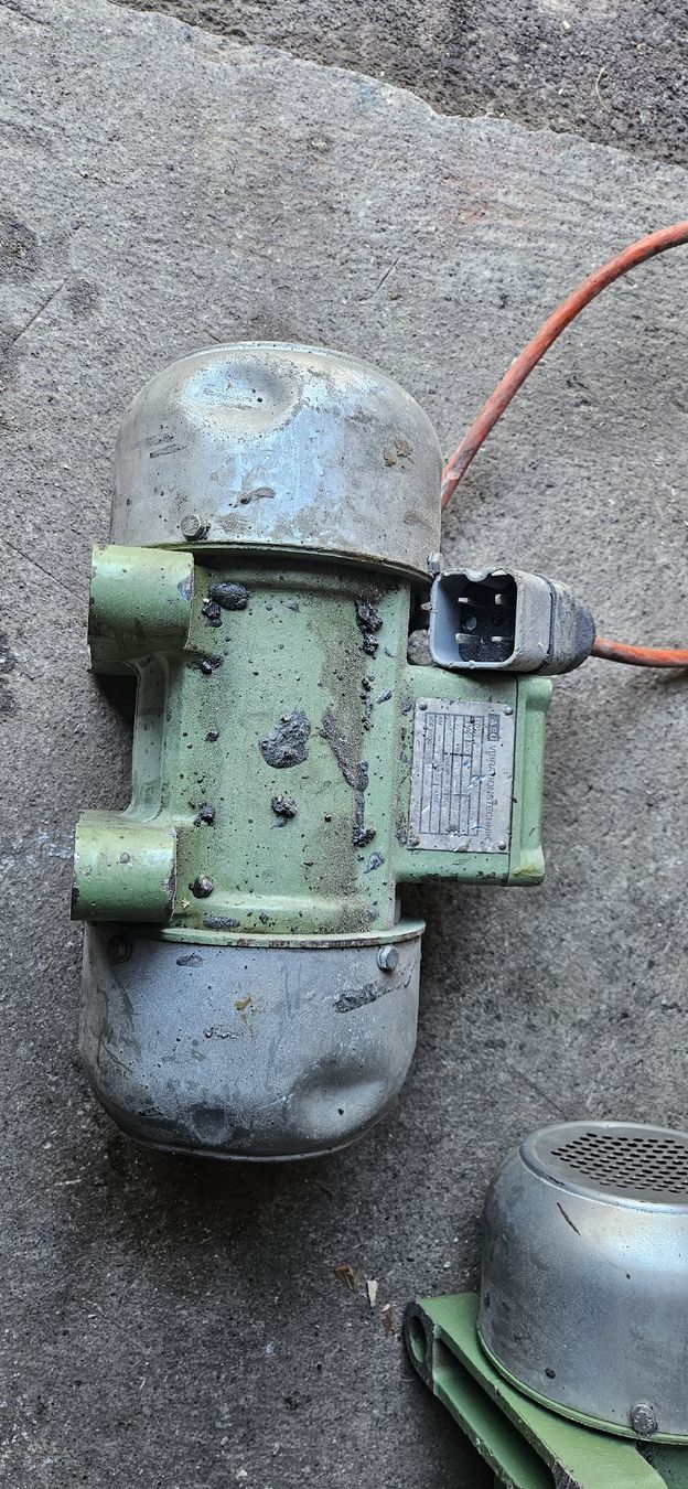 Motori: AEG Vibrationsmotoren Direktstart! – Difettoso da Kandergrund venduto da khz 3