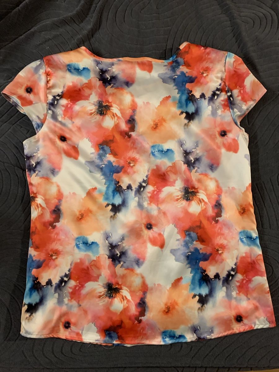 Blusen: Schöne elegante Damenbluse Grösse M – Gebraucht aus Ostermundigen von des_t9vv 1