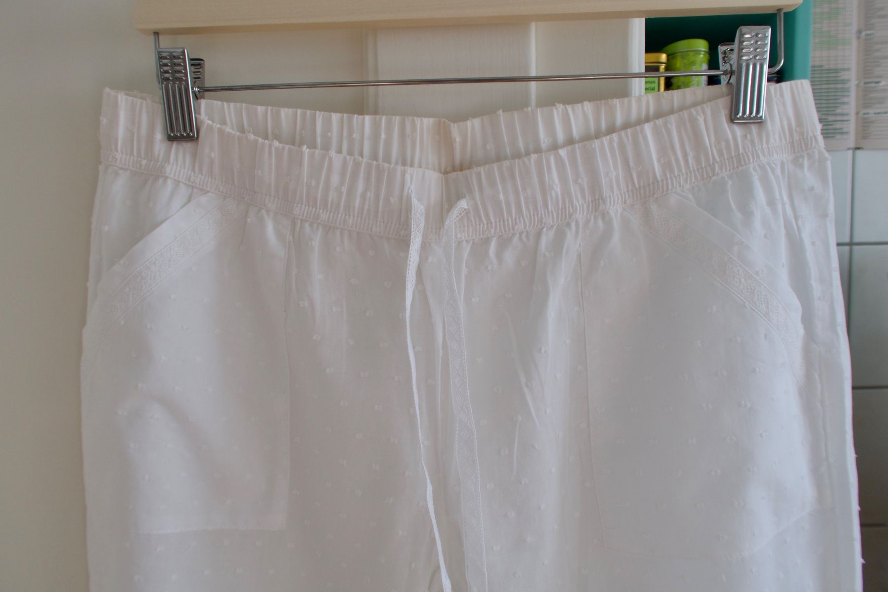 Esprit Pantaloni: ESPRIT  - Pantacourt  / kurze Hose - Taille 38/40 – Nuovo (secondo la descrizione) da Lausanne venduto da Etoile96 3