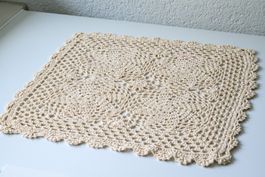 Handgemacht!  Häkeldeckchen aus Baumwolle Vintage  Tischdeko