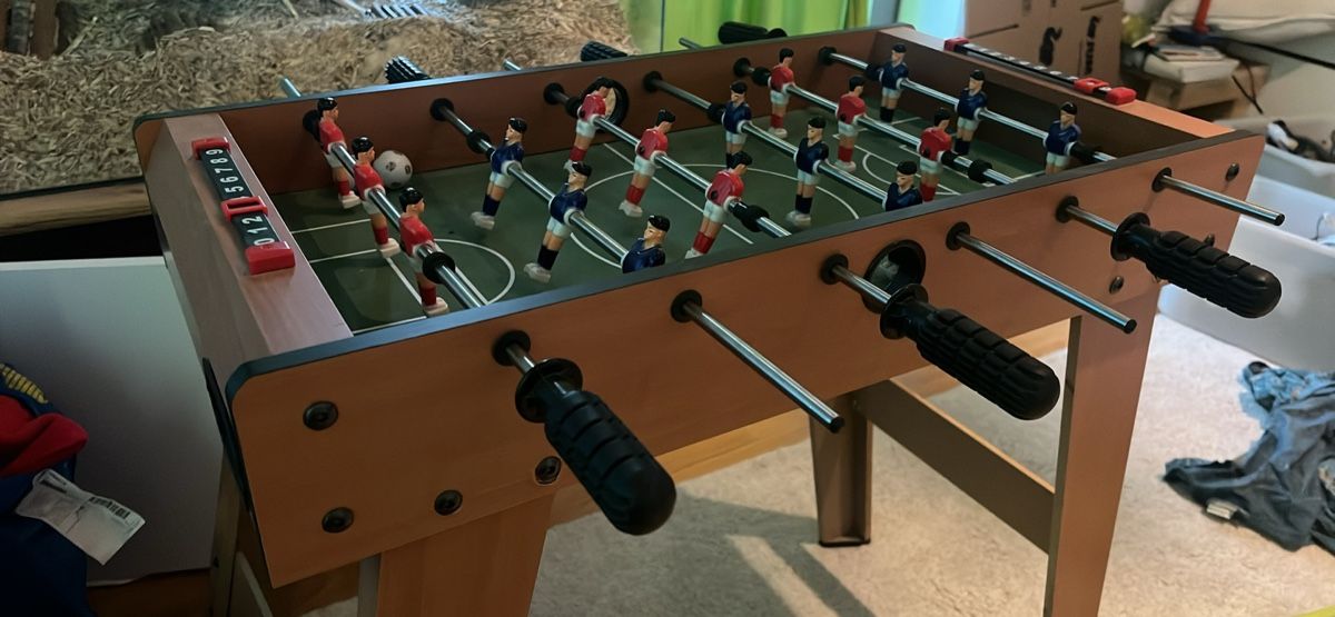 Jeux: Tischfussballkicker mit Zählwerk – D'occasion à Wädenswil par puh_n8wy 1