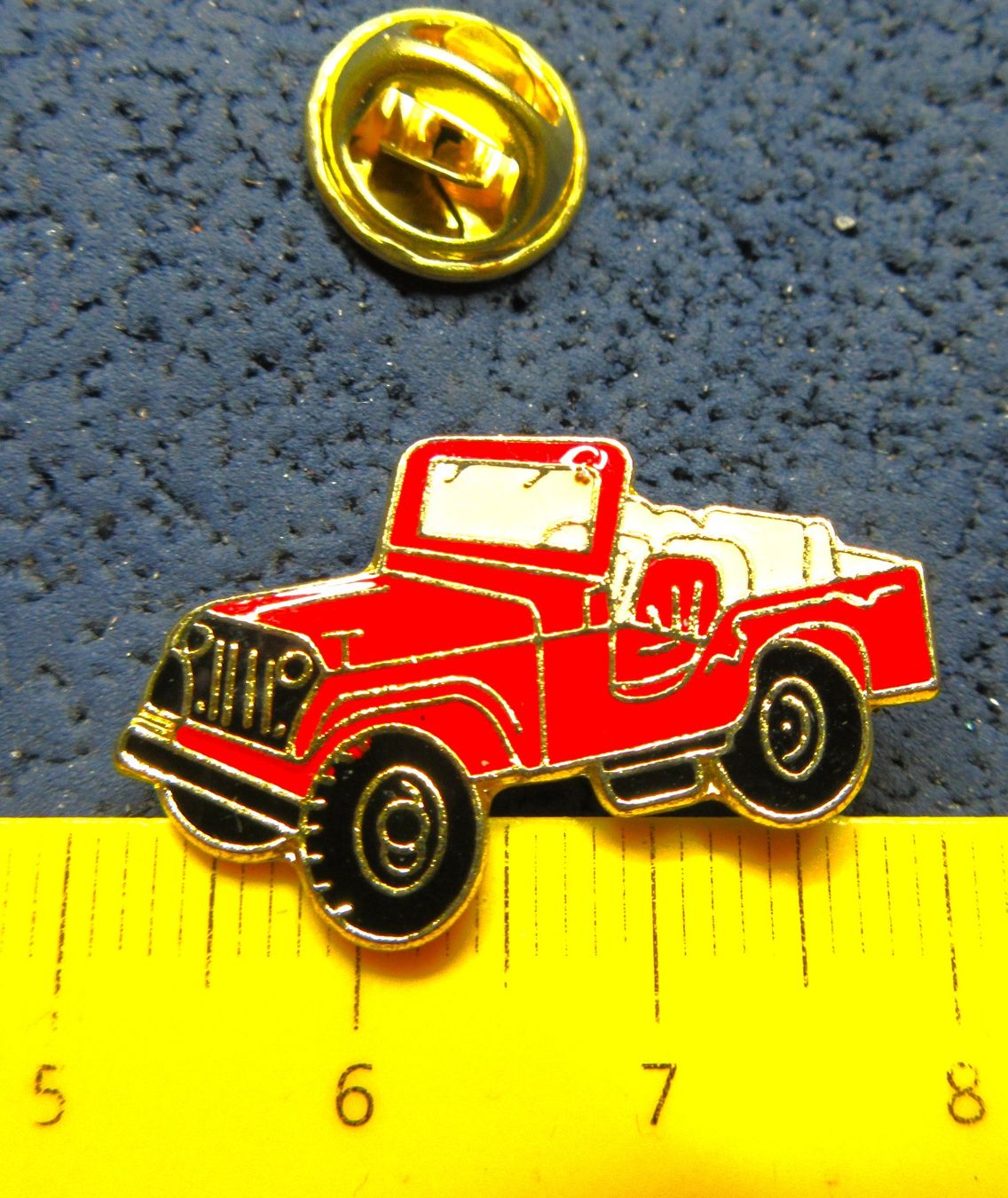 Jeep Plaketten & Abzeichen: JEEP OFF ROAD AUTO PIN GLASIERT – Gebraucht aus Ettingen von Hausi4711