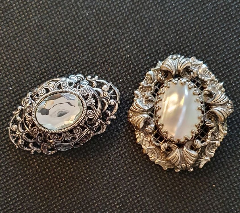 Vintage Schmuckstücke 1 Brosche und 1 Anhänger (Gebraucht) in ...