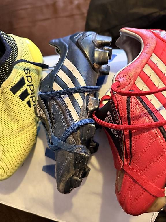 Scarpe per ragazzi: Chaussures de foot (36,5) – Usato da Lausanne venduto da Keegan23 2