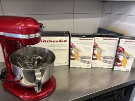 Neuwertige Kitchen Aid mit viel Zubehör 