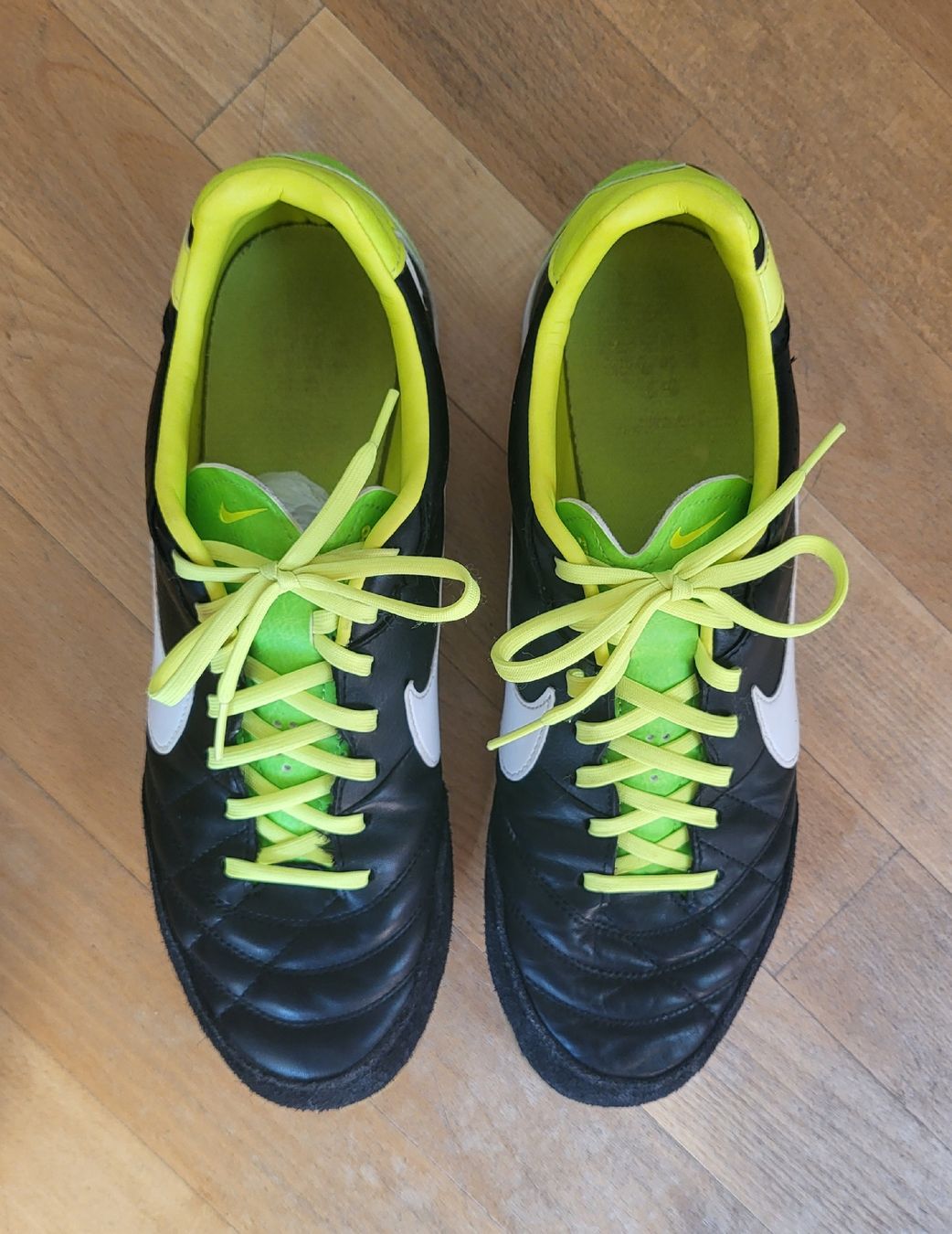Nike Chaussures hommes: Nike Hallenschuhe Männer, Gr.47 – D'occasion à Embrach par Saphira_007 1