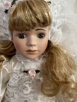 Porzellanpuppe The Classique Collection (1985)