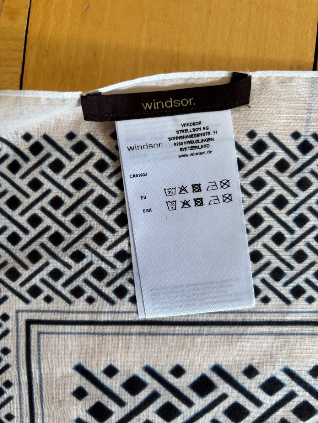 Foulards, Tücher & Schals: Windsor Schal, XL,neu, Baumwolle ,Np:209.- – Neu (gemäss Beschreibung) aus St.Gallen von shiwi12 4