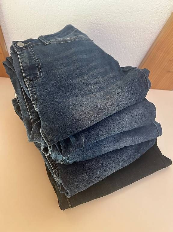 Jeans: Damen Jeans Paket Gr. 38 – Usato da Selzach venduto da aso1 1