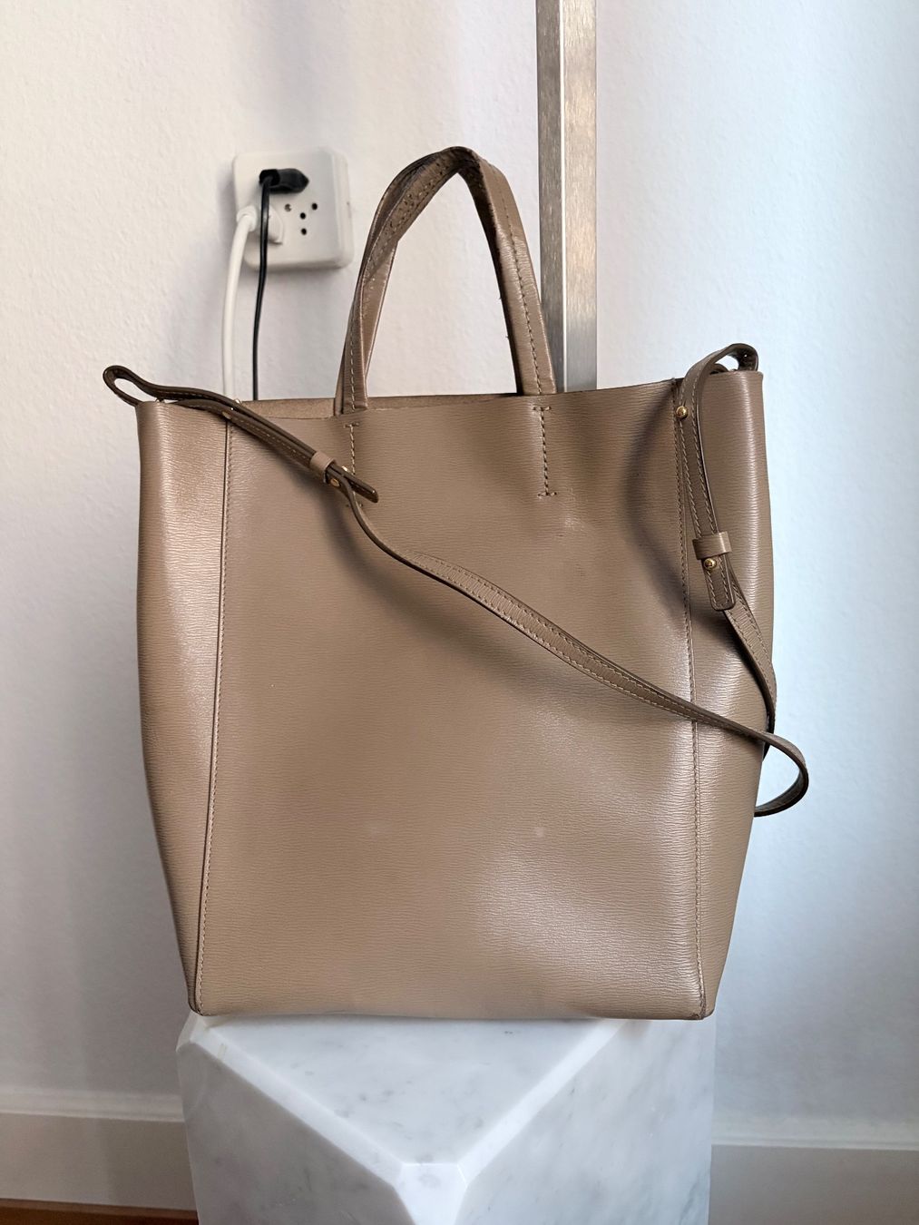 Celine Borse da donna: Celine Vertical Cabas Tote Bag - Neutral Beige Color! – Usato da Zürich venduto da Michelleanca 2
