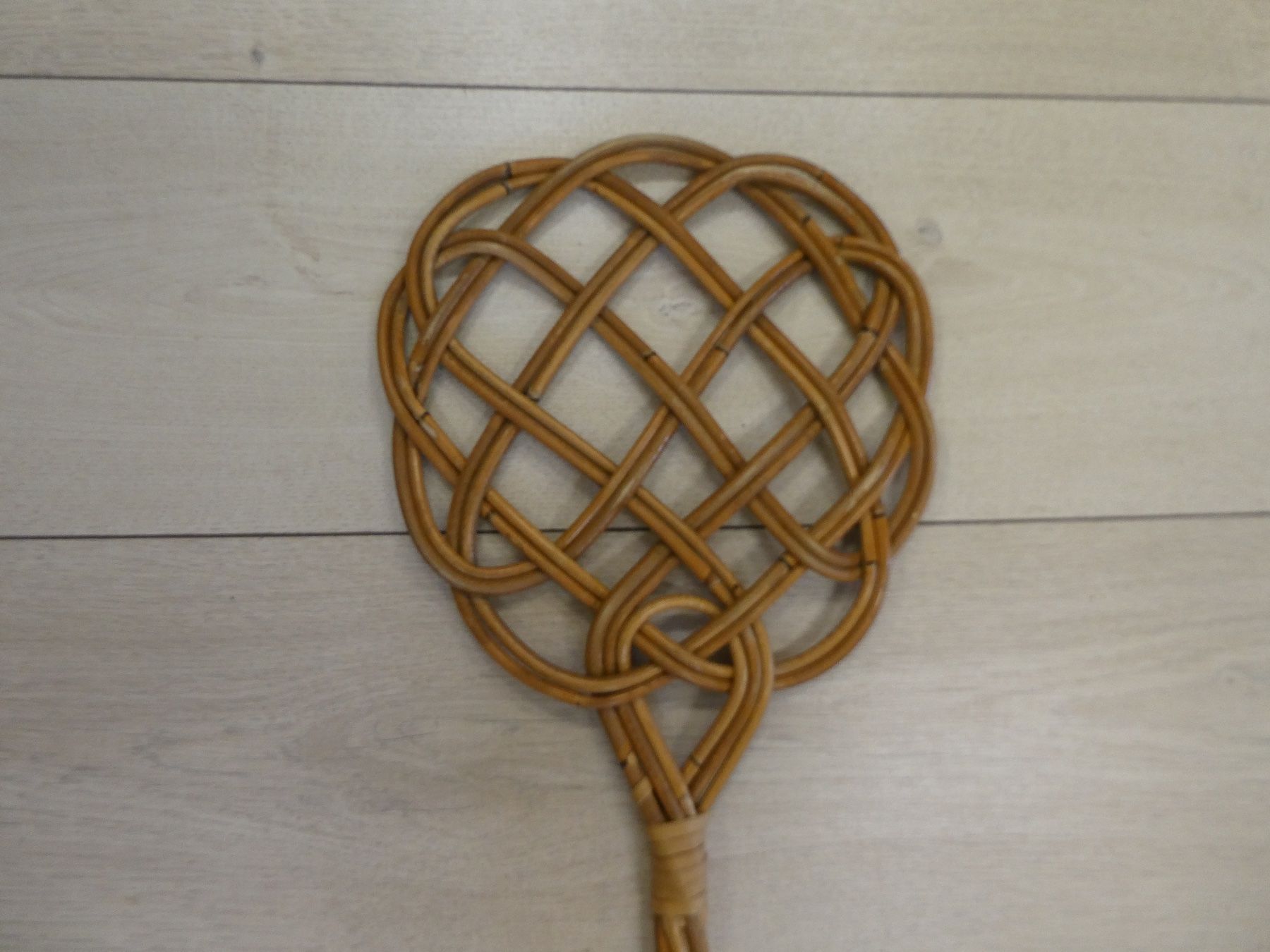 Tutti gli attrezzi: Teppichklopfer antik Vintage Nr. I – Usato da Rafz venduto da Powacaddy 3
