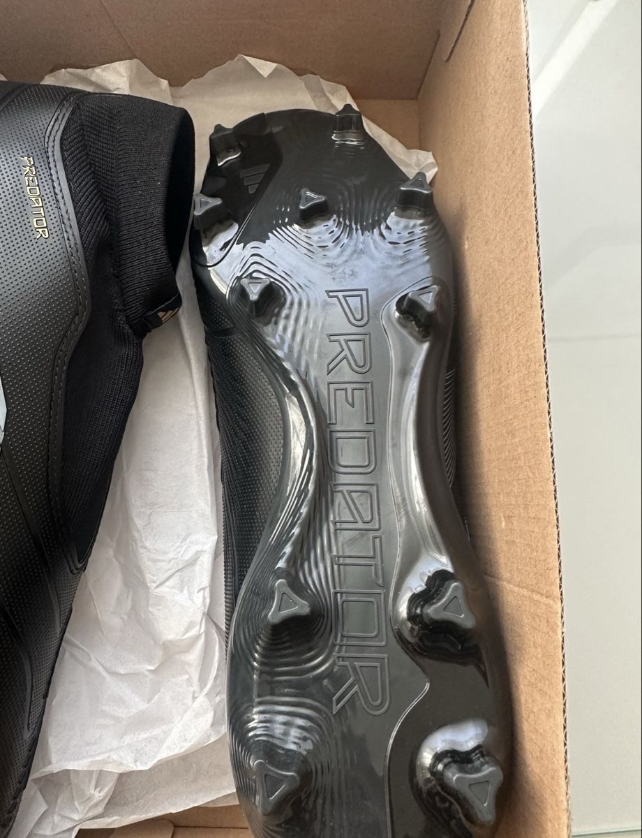Adidas Herrenschuhe: Fussballschuhe – Neu und originalverpackt aus Dornach von aze_h6rq 1