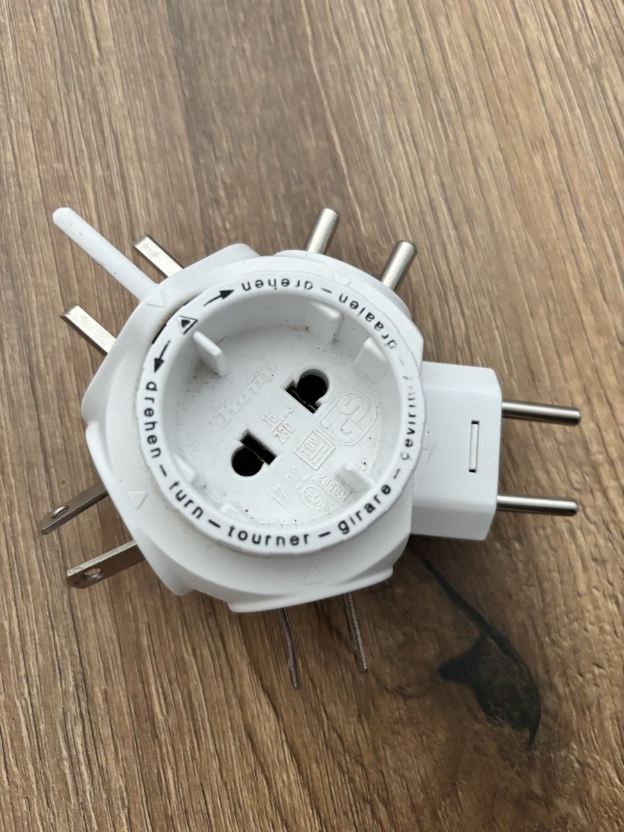Unità & Adattatore: Adaptateur de prise Go Travel  – Usato da Delémont venduto da Ma_LoU.01 1