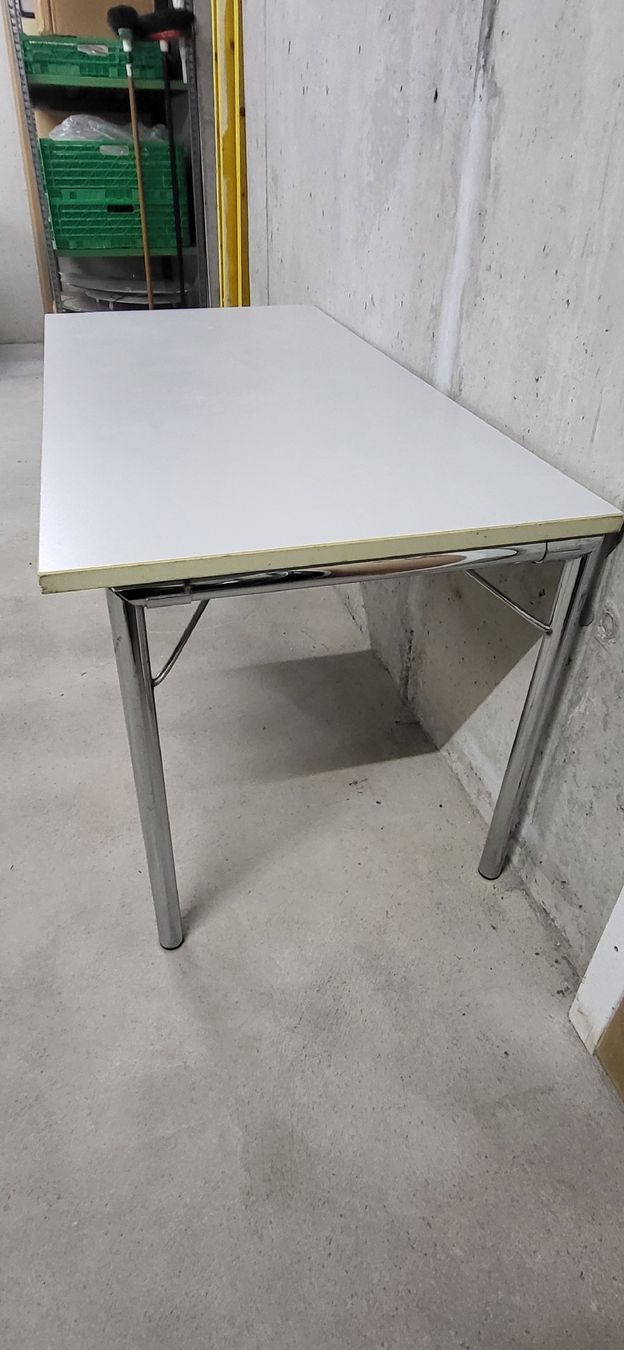 Tavoli: Arbeitstisch massiv mit Klappbeinen – Usato da Zürich venduto da timbuktu03 2