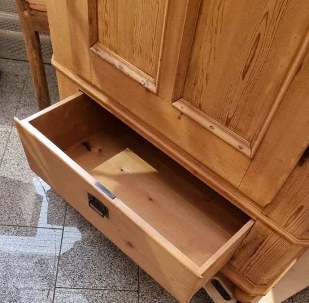 Armadi: Eintüriger Schrank Tanne antik – Usato da Flums venduto da Flumsantik 6