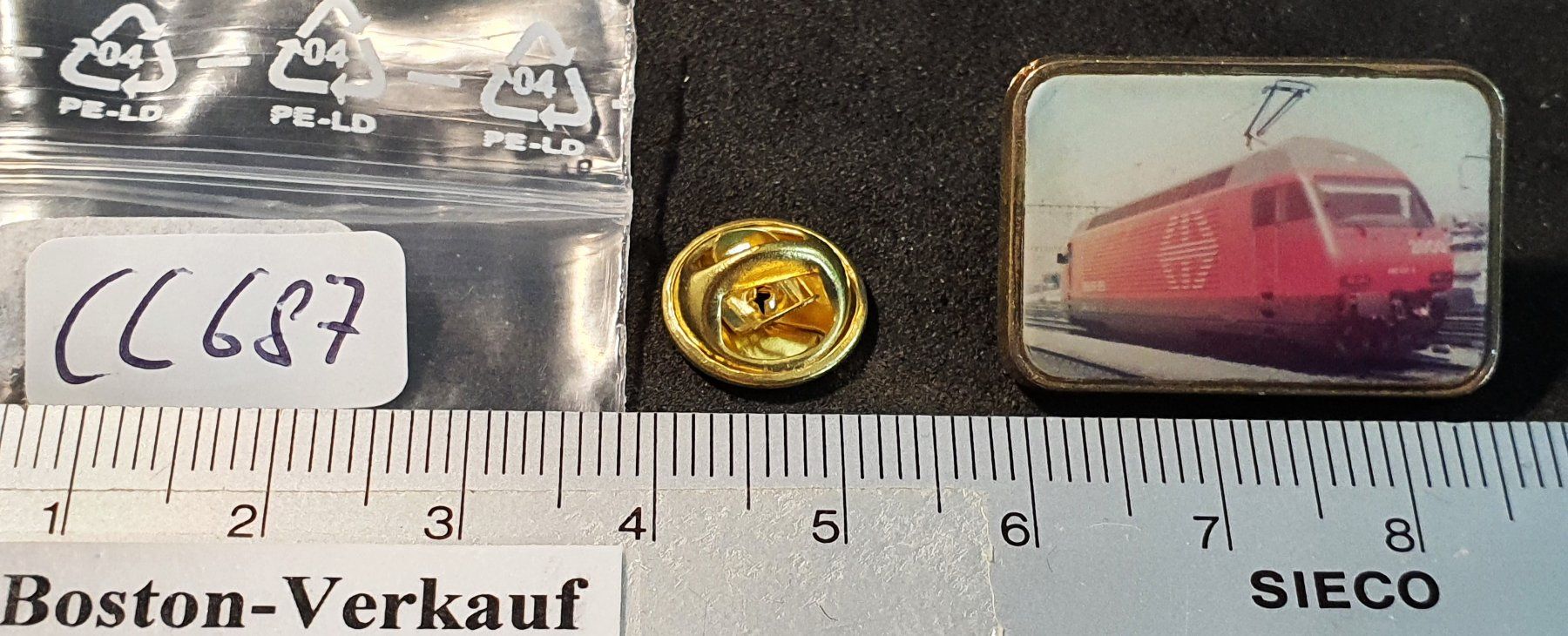 SBB/CFF/FFS Placchette & Badge: CC687 - Pin Lokomotive SBB CFF FFS Bahn 2000 – Usato da Reinach BL venduto da Boston-Verkauf 1