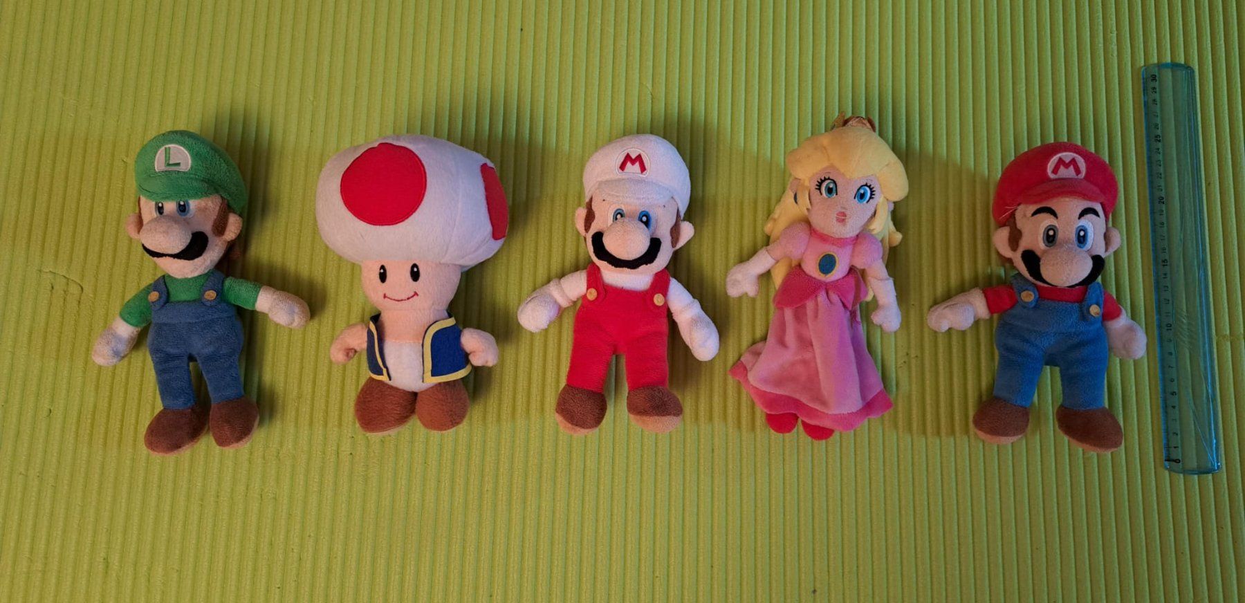Nintendo Giocattoli: Lot de peluche Mario – Usato da Cointrin venduto da ant_ll7g