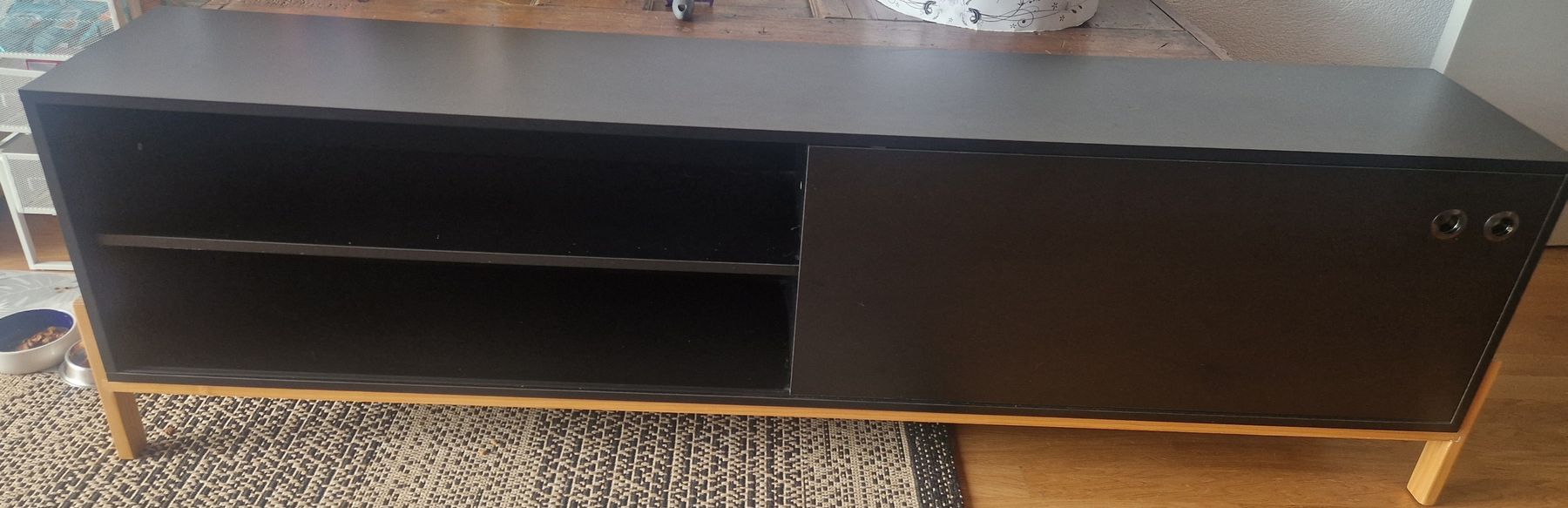 Livique TV Möbel: TV Möbel / Lowboard von Livique – Gebraucht aus Reinach BL von Dschinni80