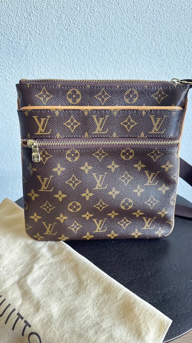 Louis Vuitton Borse: LV Louis Vuitton Pochette Valmy Monogram – Usato da Ponte Capriasca venduto da Zoezoe16 1