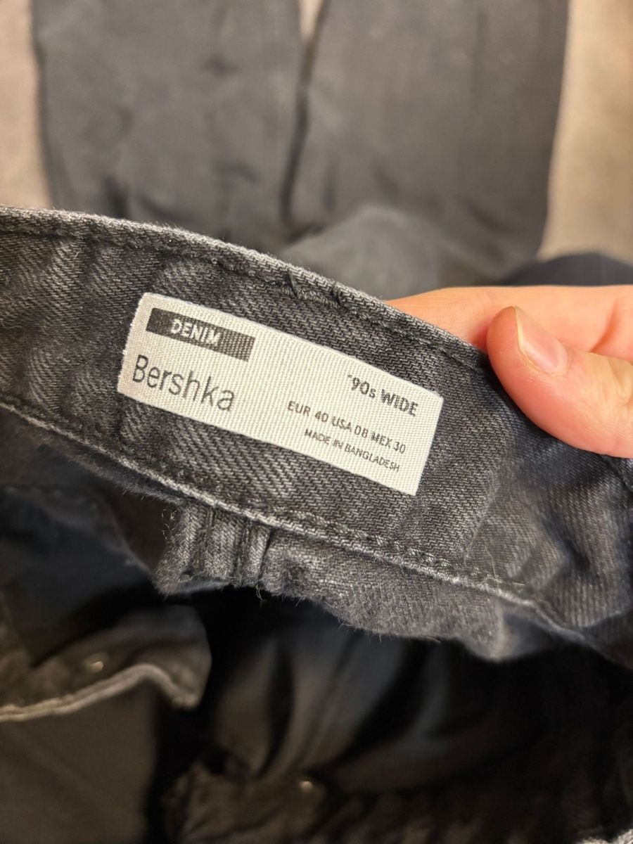 Bershka Jeans: 4 Jeans Hosen von Bershka und Pull&Bear – Usato da Therwil venduto da vin_fx2q 5