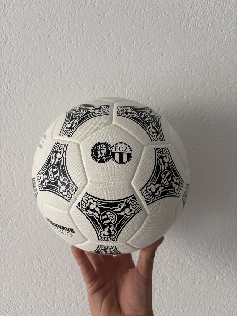 Bälle: FCZ Südkurve Offizieller Ball – Neu (gemäss Beschreibung) aus Elgg von Ermir17
