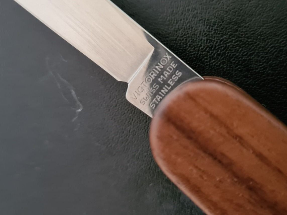 Victorinox Coltelli tascabile: Victorinox Taschenmesser mit Holzgriffschalen – Usato da Bern venduto da Respirit 8