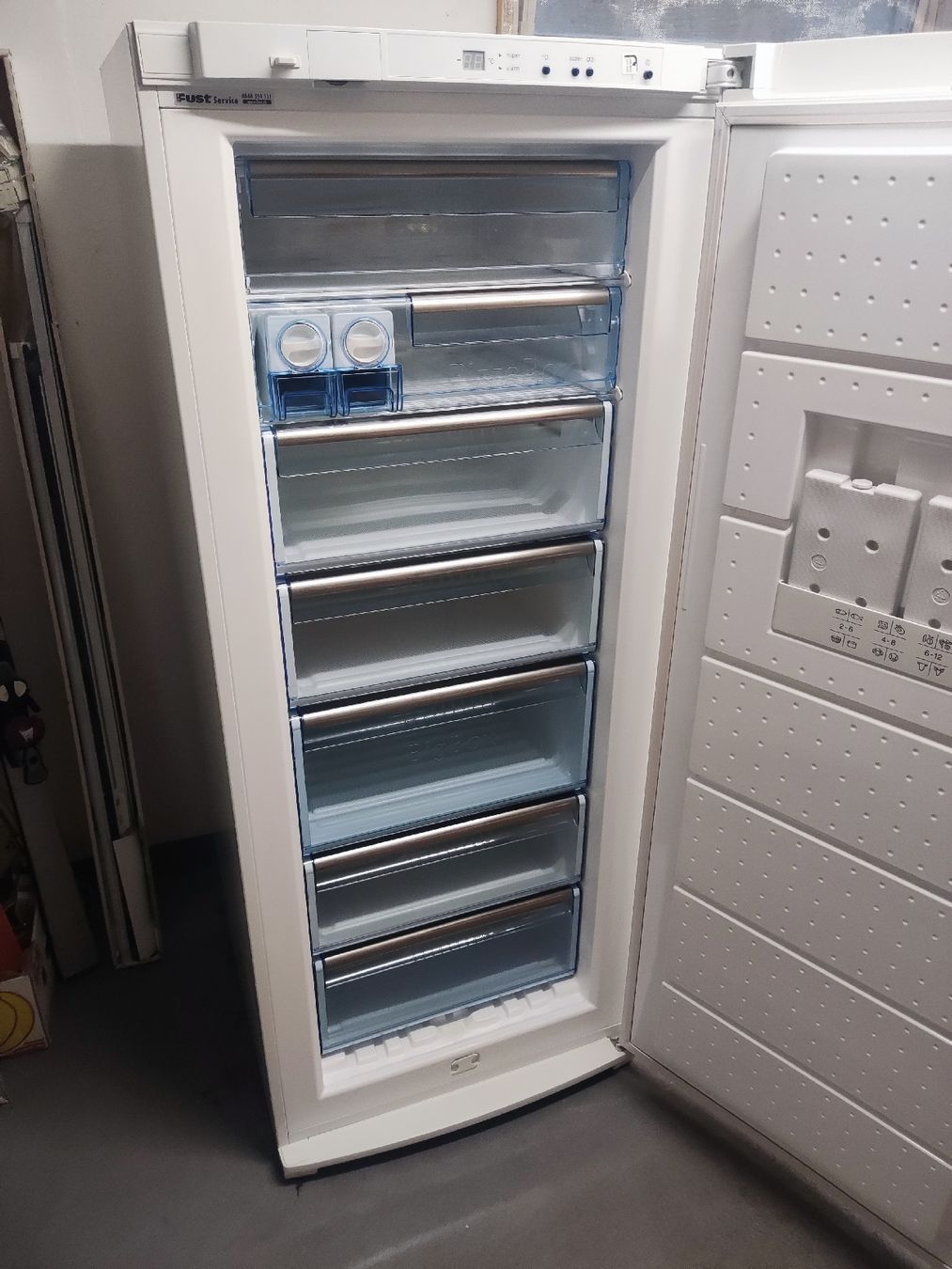 Congelatori: Bosch Gefrierschrank Weiss - GSP 36A30 – Usato da Berikon venduto da Weidi1 2