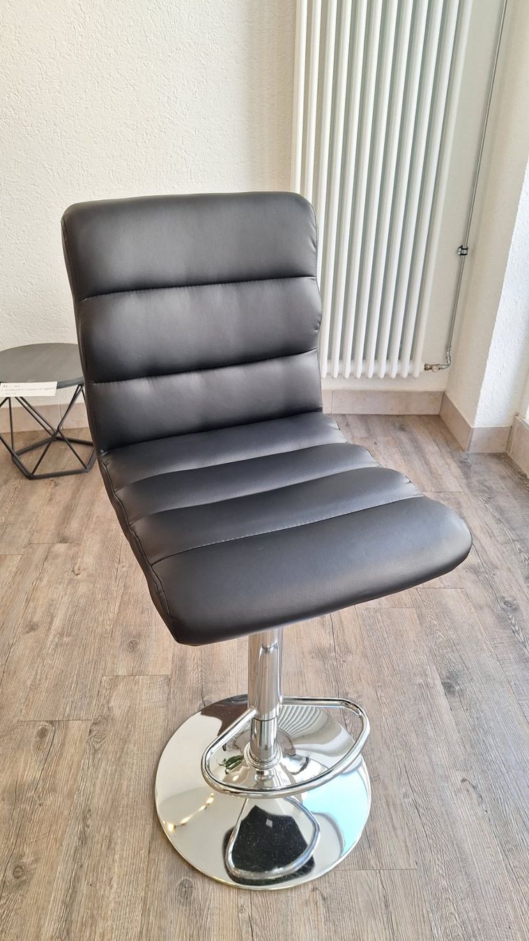 Conforama Hocker: Tabouret de bar – Gebraucht aus Neuchâtel von laureen-h