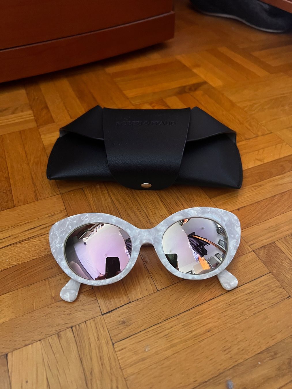 Occhiali & Lenti: Robert & Fraud Marble Sunglasses - New with Case! – Usato da Genève venduto da bri_cf58